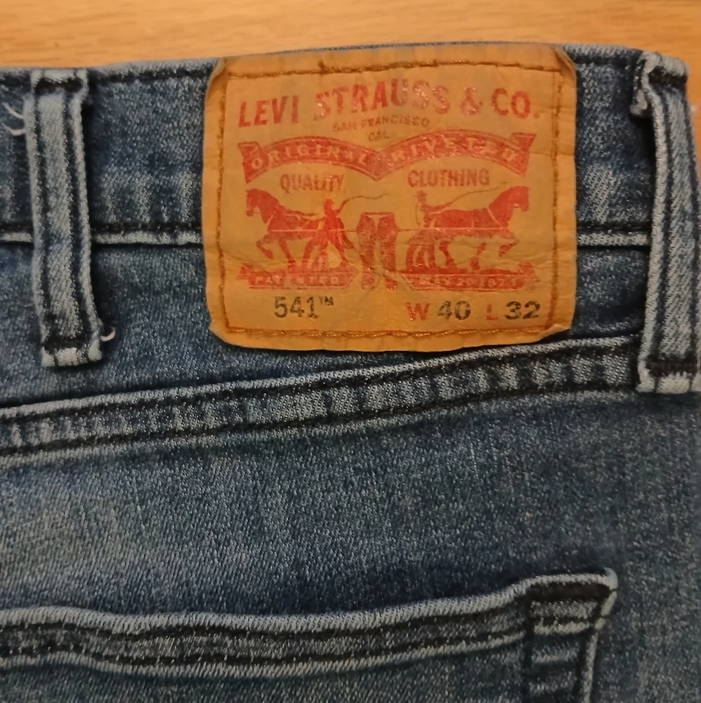 Levis 541 jeans mens size 40x32